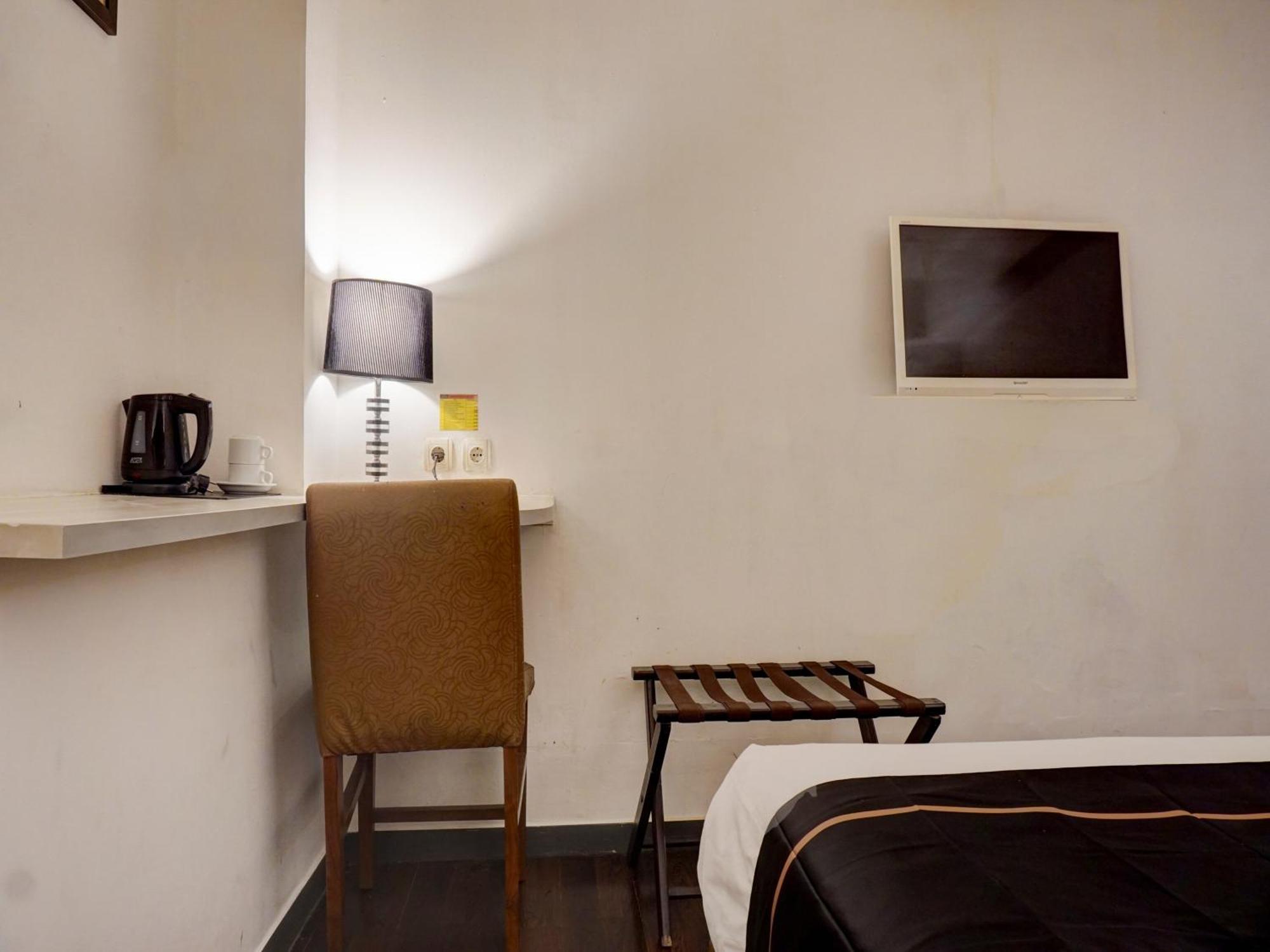 Hotel Super Oyo Townhouse Oak Grand Orienchi Jakarta