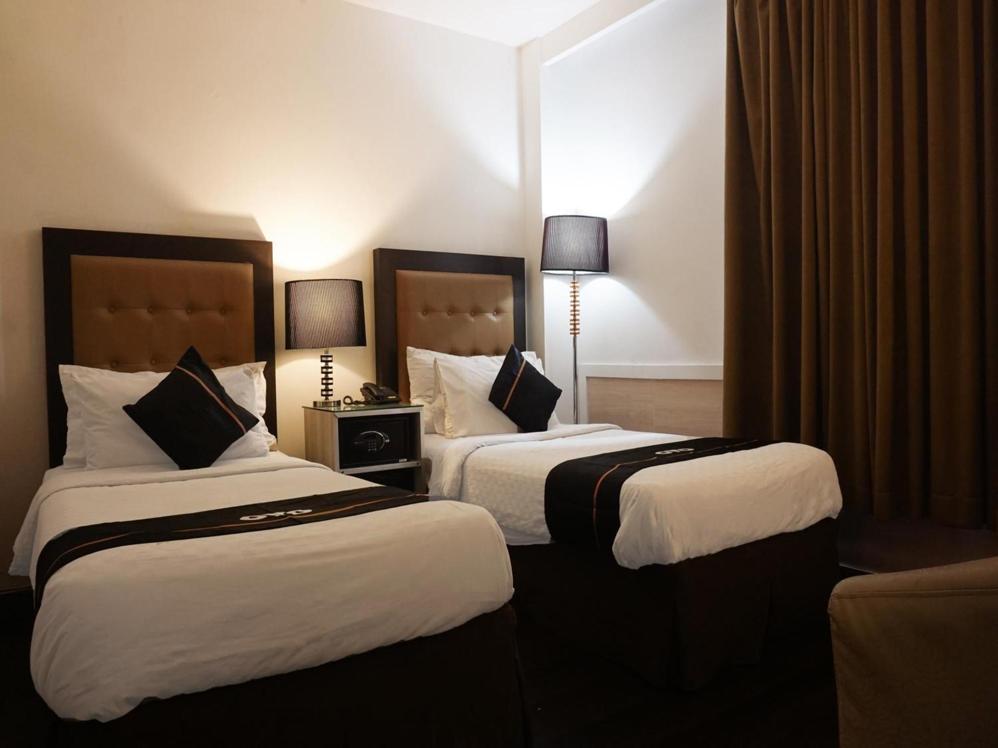 Super Oyo Townhouse Oak Grand Orienchi Hotel Jakarta
